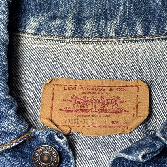 Vintage 90s Levi’s Denim Jean Jacket, Iconic Timeless Style, Medium - Picture 4 of 9